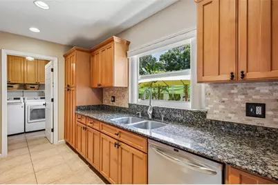14309 Brentwood Drive, Tampa, FL 33618 - Photo 5