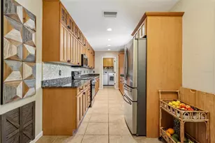 14309 Brentwood Dr, Tampa, FL 33618 - Photo 51