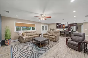 1112 Lakemont Dr, Valrico, FL 33594 - Photo 15