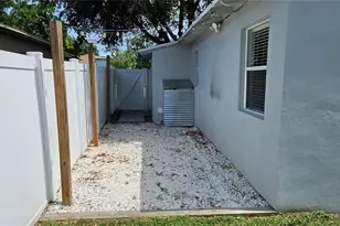 1946 15th Ave S, Saint Petersburg, FL 33705 - Photo 15