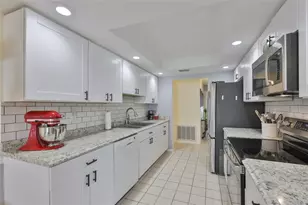 1809 Granville Ln, Sun City Center, FL 33573 - Photo 11