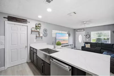 7506 Coral Vine Lane, Tampa, FL 33619 - Photo 7