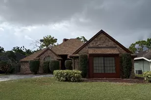 10484 Longwood Dr, Seminole, FL 33777 - Photo 1