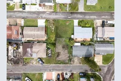 18005 1st Street E, Saint Petersburg, FL 33708 - Photo 5