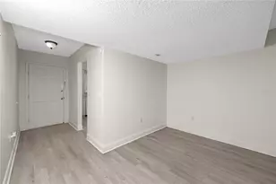 14424 Reuter Strasse Circle, Tampa, FL 33613 - Photo 17