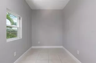 3651 Haines Rd N, Saint Petersburg, FL 33704 - Photo 9