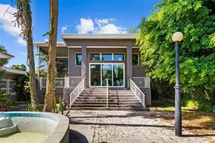 211 S Shore Crest Dr, Tampa, FL 33609 - Photo 9