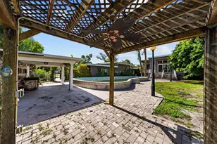 211 S Shore Crest Dr, Tampa, FL 33609 - Photo 13