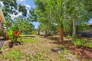 1902 53rd St S, Gulfport, FL 33707 - Photo 31