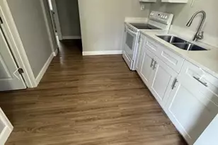 962 19th Ave S, Saint Petersburg, FL 33705 - Photo 3