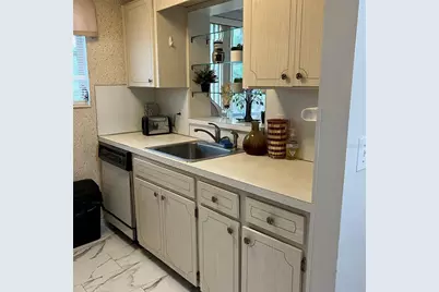 5750 80th Street N #B206, Saint Petersburg, FL 33709 - Photo 11