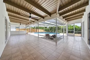 6496 Fairway View Blvd S, Saint Petersburg, FL 33707 - Photo 21