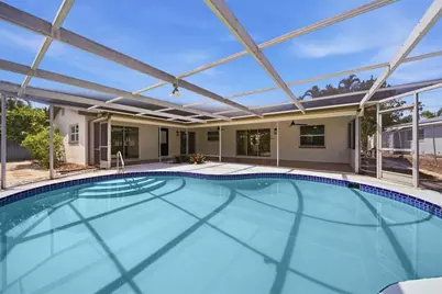 6496 Fairway View Boulevard S, Saint Petersburg, FL 33707 - Photo 25