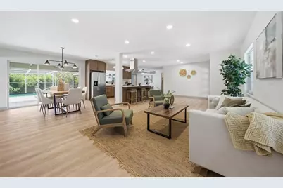 6496 Fairway View Boulevard S, Saint Petersburg, FL 33707 - Photo 5