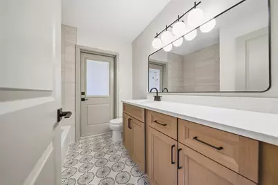6496 Fairway View Boulevard S, Saint Petersburg, FL 33707 - Photo 11