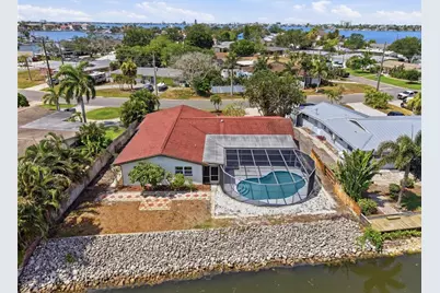 6496 Fairway View Boulevard S, Saint Petersburg, FL 33707 - Photo 29