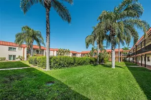 10365 Paradise Blvd, Treasure Island, FL 33706 - Photo 33