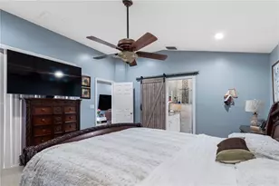 3306 Pin Oak Ln, Tampa, FL 33618 - Photo 27