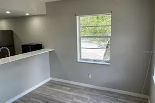 7195 E Bank Dr, Tampa, FL 33617 - Photo 9