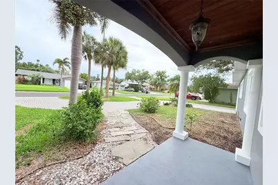 1843 Oklahoma Avenue NE, Saint Petersburg, FL 33703 - Photo 3