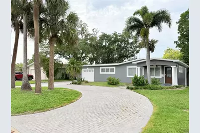 1843 Oklahoma Avenue NE, Saint Petersburg, FL 33703 - Photo 1