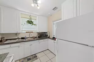 2730 Edwards Ave S, Saint Petersburg, FL 33705 - Photo 11