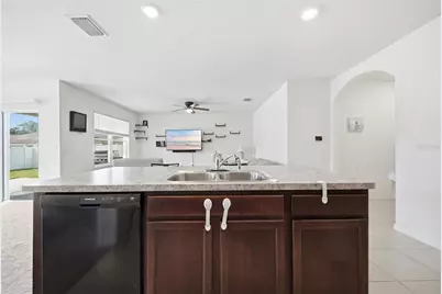 36250 Jenny Lynne Circle, Zephyrhills, FL 33541 - Photo 11