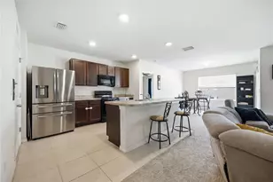 36250 Jenny Lynne Cir, Zephyrhills, FL 33541 - Photo 9