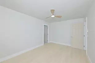 7031 Woodchase Glen Dr, Riverview, FL 33578 - Photo 13