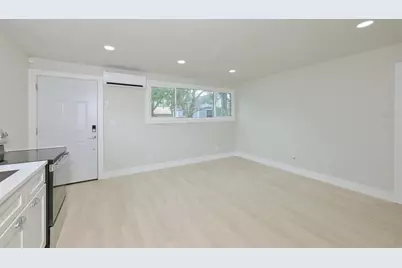7031 Woodchase Glen Drive, Riverview, FL 33578 - Photo 9