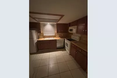 3401 Sunrise Villas Court S, Tampa, FL 33614 - Photo 5