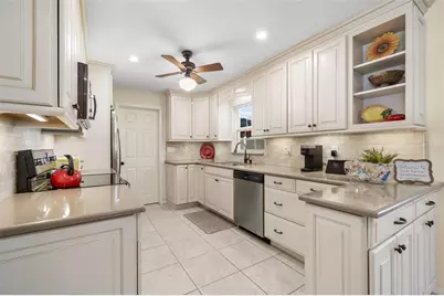 7940 3rd Street N, Saint Petersburg, FL 33702 - Photo 9