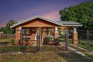 9907 Maggie St, Gibsonton, FL 33534 - Photo 1