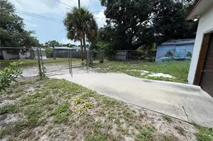 2055 29th St S, Saint Petersburg, FL 33712 - Photo 13