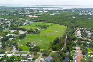 525 Hampton Ave NE, Saint Petersburg, FL 33703 - Photo 25