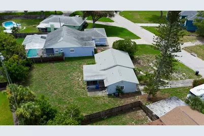 525 Hampton Avenue NE, Saint Petersburg, FL 33703 - Photo 15