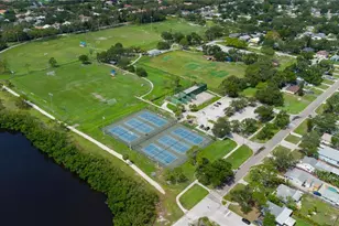525 Hampton Ave NE, Saint Petersburg, FL 33703 - Photo 23