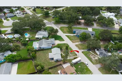 525 Hampton Avenue NE, Saint Petersburg, FL 33703 - Photo 17
