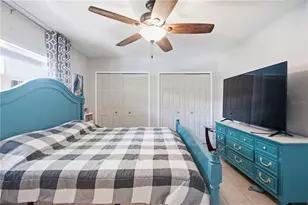 1124 King Arthur Ct, Valrico, FL 33594 - Photo 15