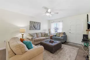 10013 Dahlia St N, Pinellas Park, FL 33782 - Photo 5