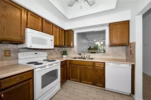 3477 Hillmoor Dr, Palm Harbor, FL 34685 - Photo 11
