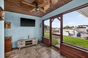 292 Sunlit Cove Dr NE, Saint Petersburg, FL 33702 - Photo 37