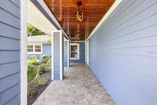 292 Sunlit Cove Dr NE, Saint Petersburg, FL 33702 - Photo 5