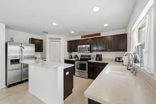 11018 Running Pine Dr, Riverview, FL 33569 - Photo 5