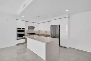 400 Central Ave, Saint Petersburg, FL 33701 - Photo 3