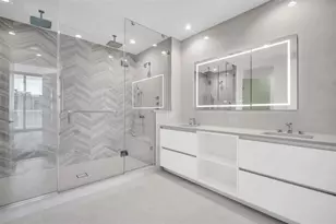 400 Central Ave, Saint Petersburg, FL 33701 - Photo 25
