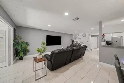 4107 Brentwood Park Circle, Tampa, FL 33624 - Photo 11