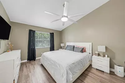 4107 Brentwood Park Circle, Tampa, FL 33624 - Photo 17