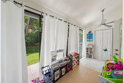 4107 Brentwood Park Circle, Tampa, FL 33624 - Photo 13