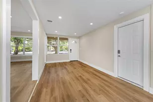 8017 31st Ave N, Saint Petersburg, FL 33710 - Photo 9